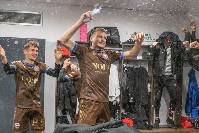 足以引发广 足以引发广